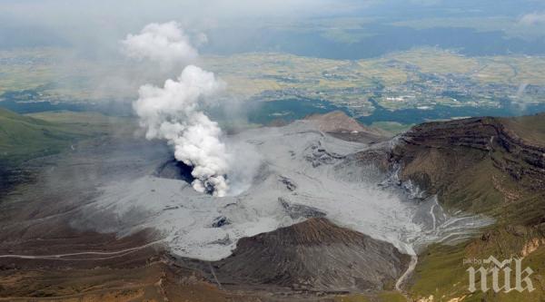 Изригна вулканът Асо в Япония