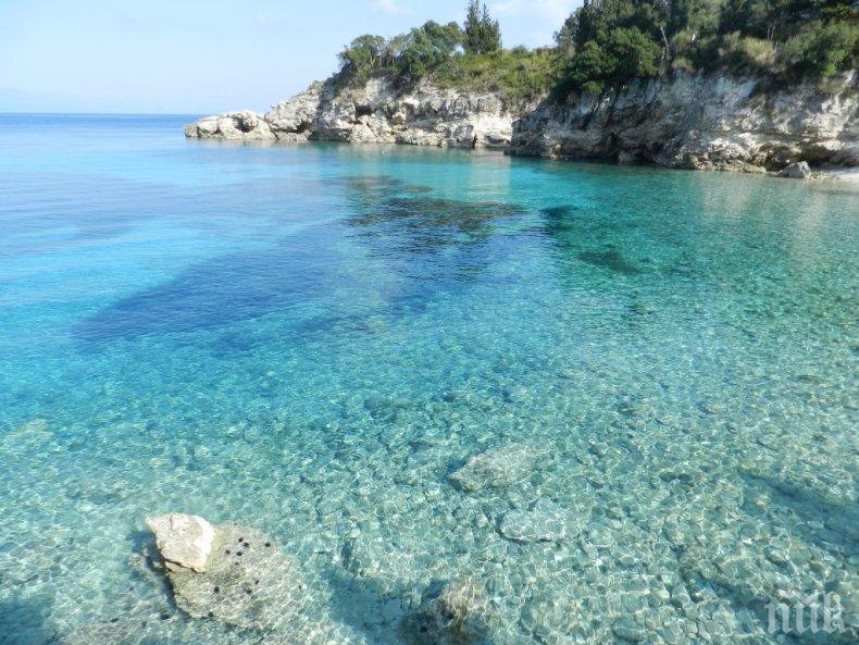 Водата по гръцкото крайбрежие остава необичайно студена