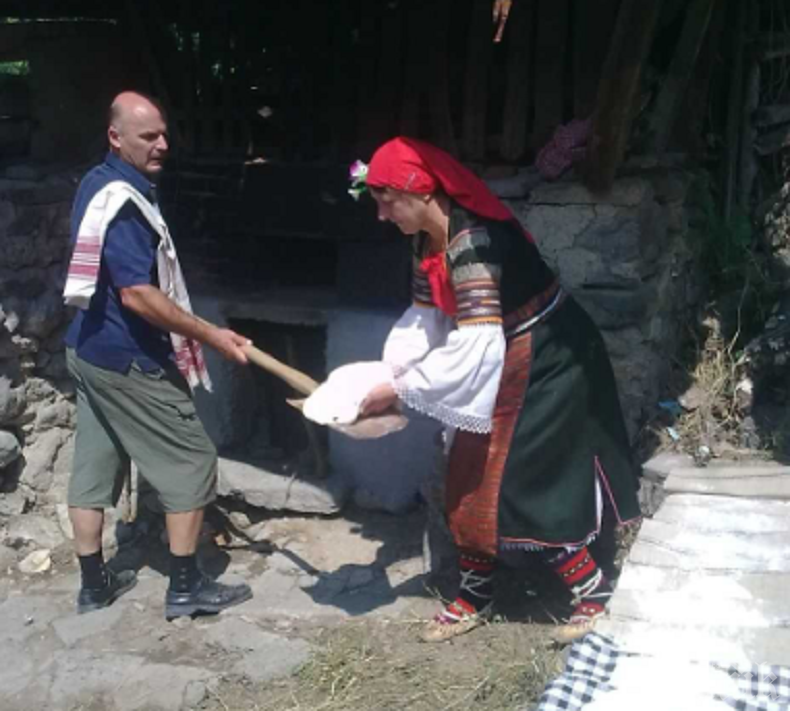 100-годишната фурна за хляб в село Раждавица работи отново