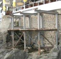 Наглите кръчмари продължават да строят върху скалите в Стария Созопол