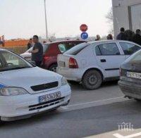 Дрогиран се вряза с мерцедес в бензиностанция