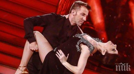 дел пиеро смая италия аплодират футболната легенда италианско денс шоу видео