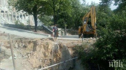 рушат тонна скала бунарджика заплашва училище