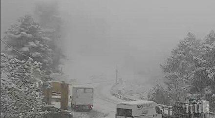 опасно време сняг падна остров корсика