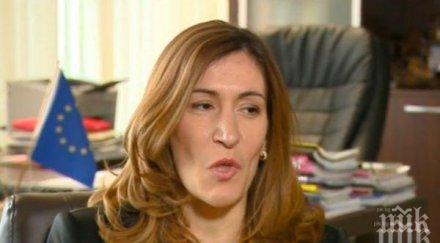 ангелкова привлича американски туристи реклами такситата