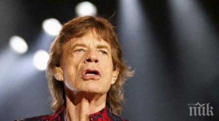 страхотна форма годишният мик джагър танцува сърдечната операция видео