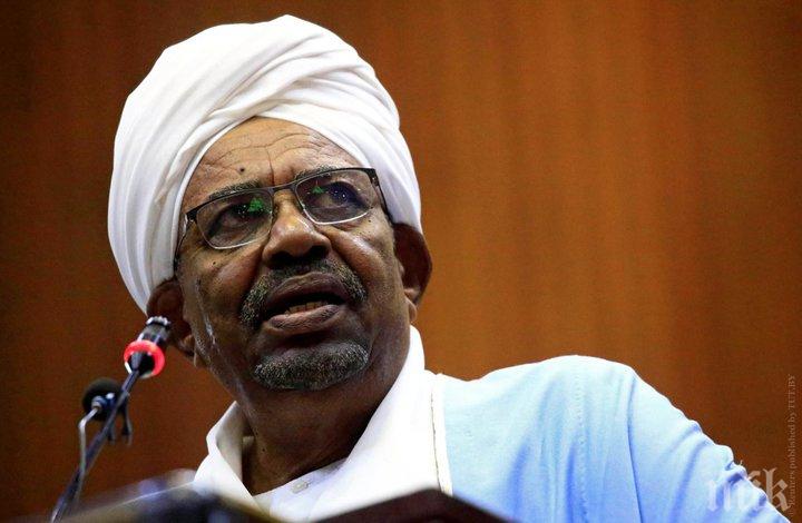 Бившият президент на Судан е обвинен за убийството на протестиращи
