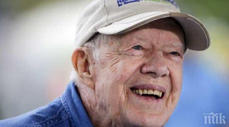 Бившият американски президент Джими Картър претърпя спешна операция