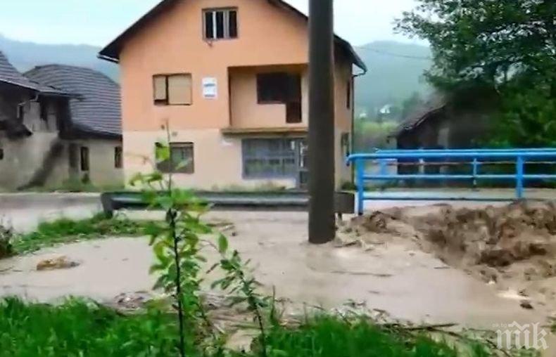 Наводненията в Босна и Хърватия взеха жертва