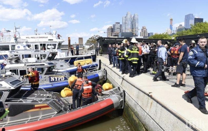 Хеликоптер падна в река Хъдсън в Ню Йорк (ВИДЕО)