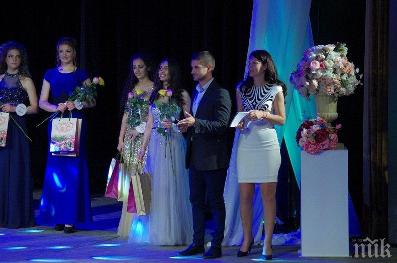 Кандидатите от ГЕРБ Николай Диков и Йоана Йончева – Фильова присъстваха на финала на конкурса „Царица Роза 2019“ в Казанлък