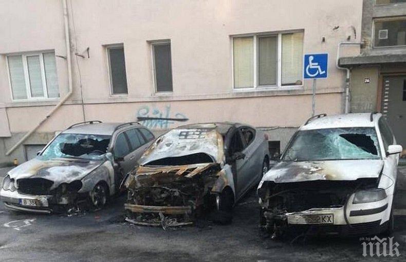 ОГНЕНА АД: Три коли изгоряха като факли във Варна (СНИМКИ)