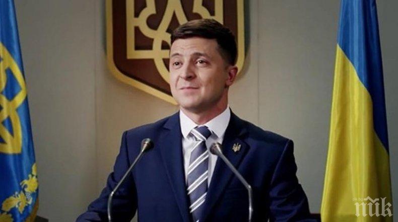 Зеленски взе главата на военния си министър и разпусна Върховната рада 