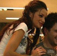 Диляна Попова си търси двойничка