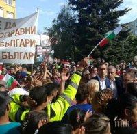 ПЪРВО В ПИК: Ромите в Бургас се разотидоха - призивите им за насилие удариха на камък 