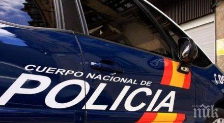 полицията испания задържа четирима души