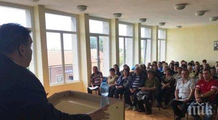 емил радев вълчи дол работя европа без двойни стандарти снимки