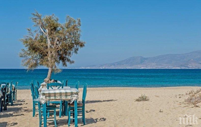 Туристите се стиснаха: Харчат с една трета по-малко в Гърция
