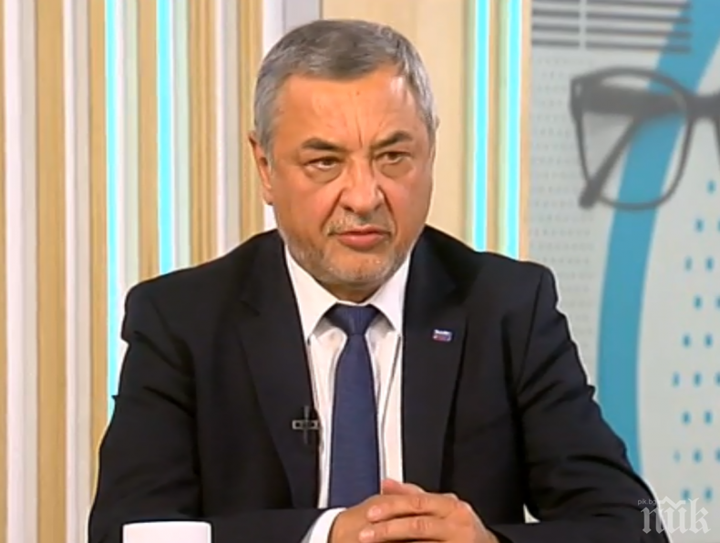 Валери Симеонов: НФСБ е партия, която е влязла в политиката, за да дава, не да взима