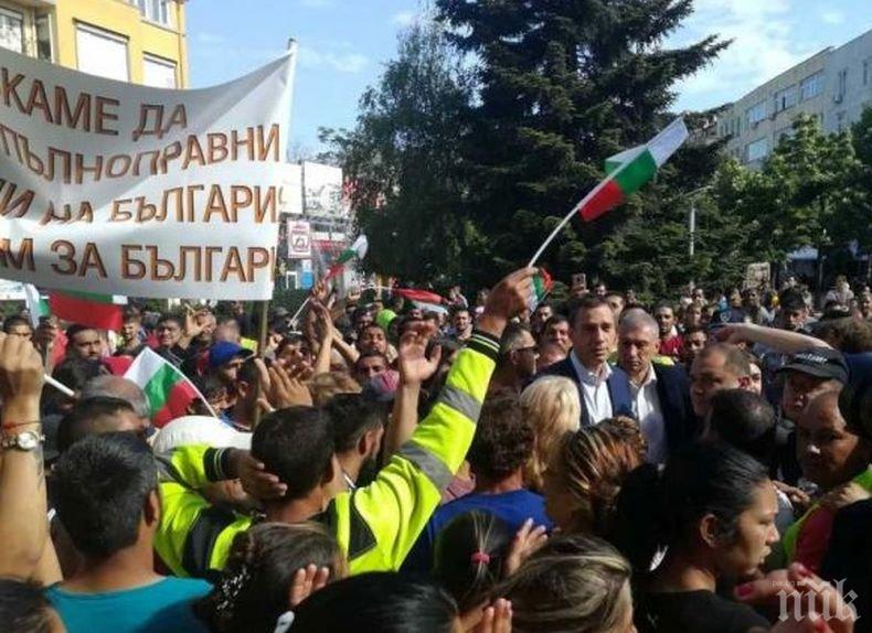 ПЪРВО В ПИК: Ромите в Бургас се разотидоха - призивите им за насилие удариха на камък 