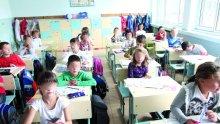 Родители броят хилядарка за лятна занималня