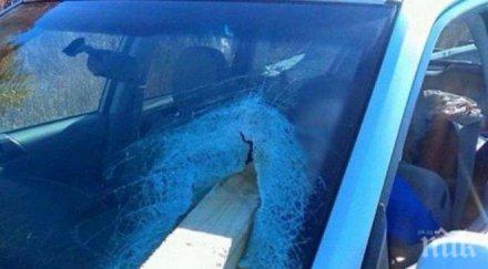 греда падна покрив жена болница опасност живота