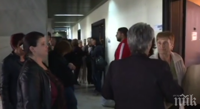 Грешки бавят предаването на протоколите в Хасково