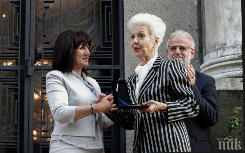 ПЪРВО В ПИК: Райна Кабаиванска с голям приз от Цвета Караянчева в Рим (СНИМКИ)