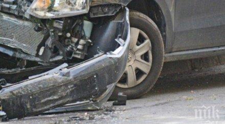 ТРАГЕДИЯ: Жена загина, а двама пострадаха при тежка катастрофа в Софийско