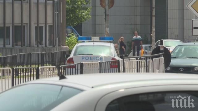ДИВ ЕКШЪН: Шофьор с 8 присъди опита да избяга от полицаи