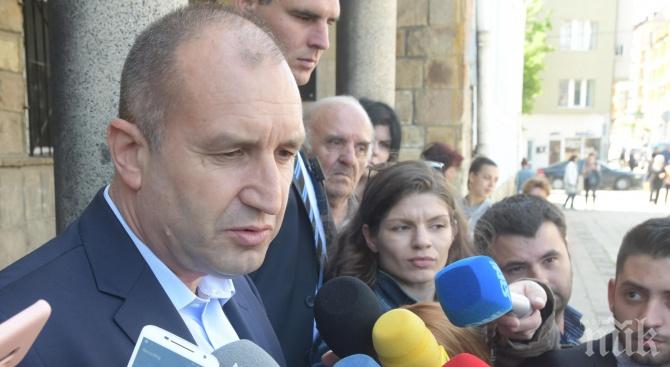 Президентът коментира оставките на Цветанов и Нинова