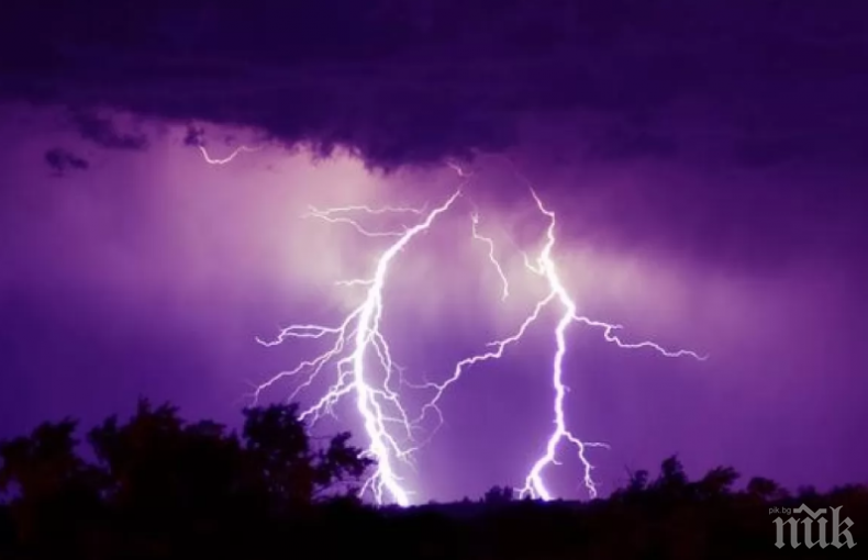 Гръм удари мъж в симитлийско село