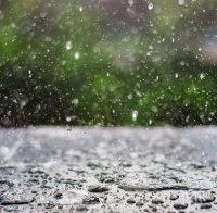 Проливният дъжд наводни две детски градини в Бургас