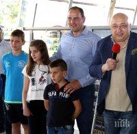 Министър Кралев откри детския турнир по плуване „Златоперки“ (СНИМКИ)
