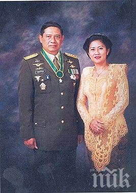 СКРЪБНА ВЕСТ: Почина бившата първа дама на Индонезия Кристиани Юдхойоно