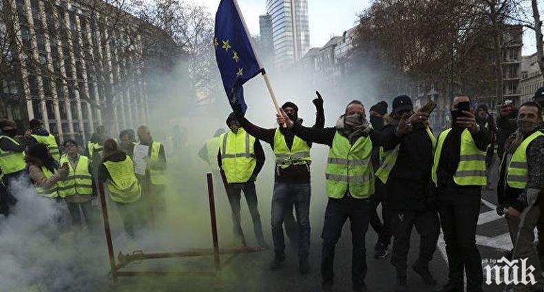2000 жълти жилетки излязоха да протестират в Париж