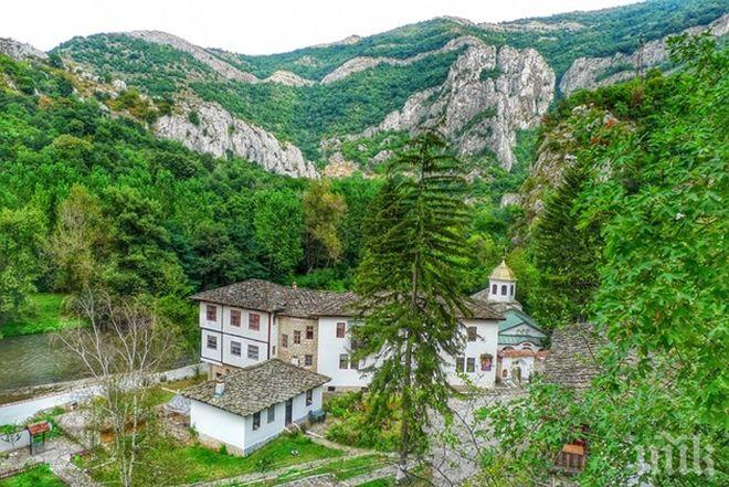 РЕНЕСАНС: Възстановяват манастири във Врачанска епархия