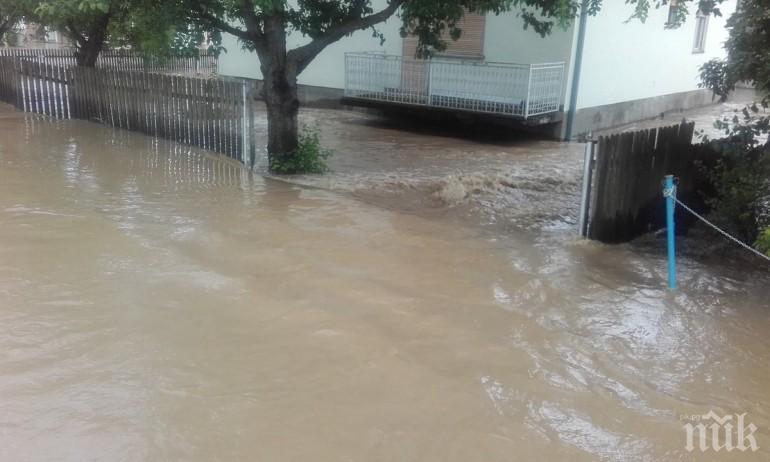 Потоп в Сърбия! Обявиха извънредно положение в 12 общини