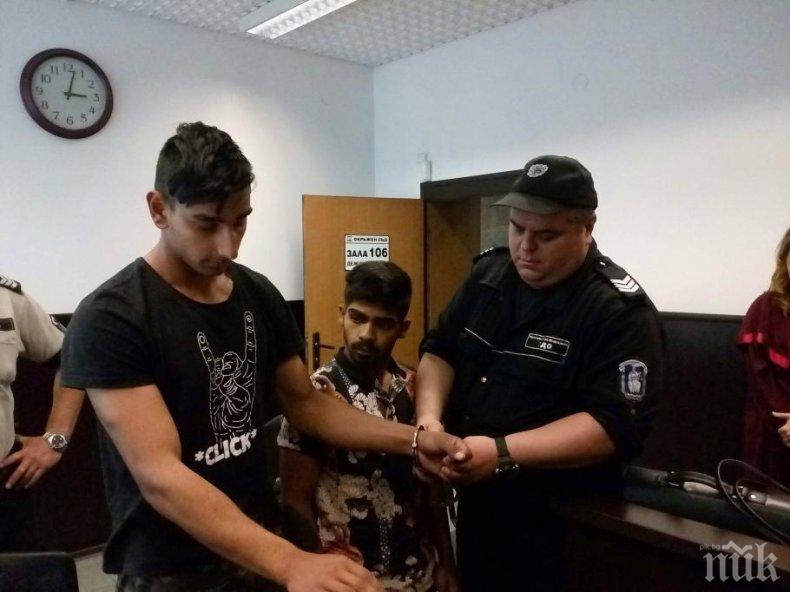 Оставиха в ареста детето убиец Исмаил от Асеновград и авера му