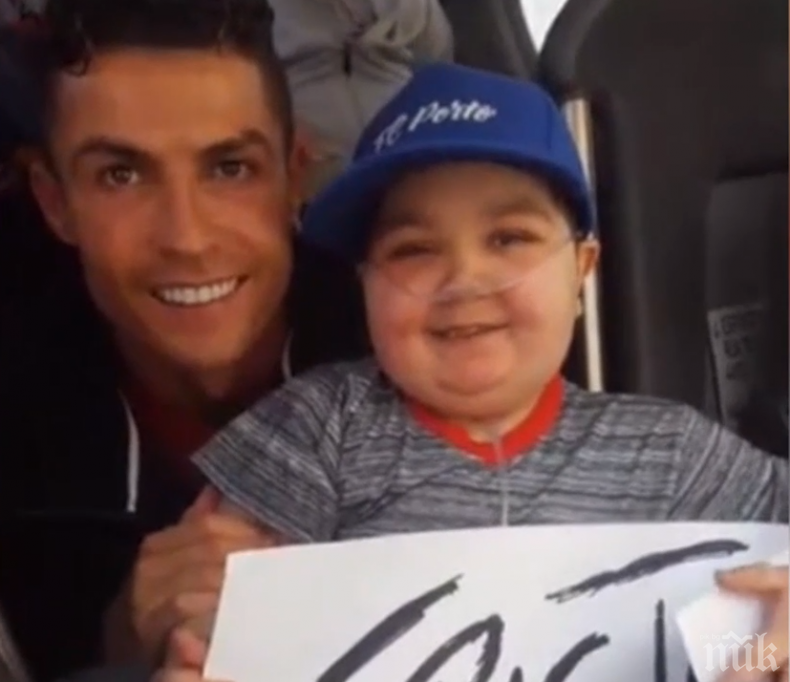ТРОГАТЕЛНО: Роналдо спря автобус, за да прегърне момченце, болно от рак (ВИДЕО)
