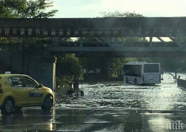 ИЗВЪНРЕДНО! 20-минутен порой и Пловдив пак е под вода (СНИМКИ)