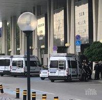 ПЪРВО В ПИК! Сигнал за бомба на Централна гара - част от сградата е отцепена