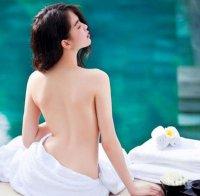 БУНТ: Заради секси тоалет на модел, Виетнам с нови закони за облеклото (СНИМКА)