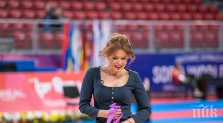 алекс сърчаджиева пусна бански снимка