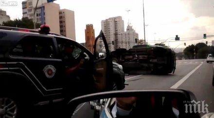 трагедия автобус преобърна коли бразилия души загинаха