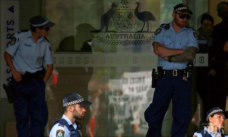 Екшън: Мъж рани тежко с нож полицай в Сидни