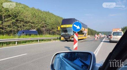 извънредно автобус затапи магистрала тракия снимки