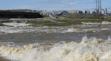 разлив бензин езерото вая опит криминално източване тръбопровод