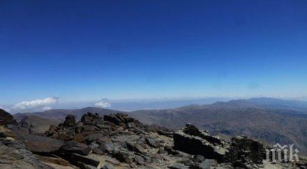 облекчаващ немски турист падна 100 метрова планинска пропаст