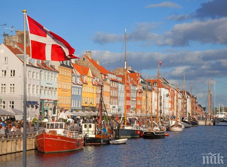 Дания чества 800-годишнина на националния си флаг
